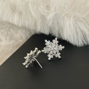 Festive Silver Snowflake Earrings, Exquisite Jewelry Accessories, birthday gift